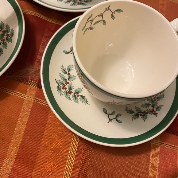 Spode Christmas Tree Cup and Saucer - Picture 6 of 10